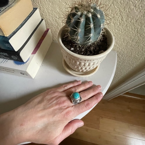 Round Adjustable Turquoise Ring - Picture 6 of 7